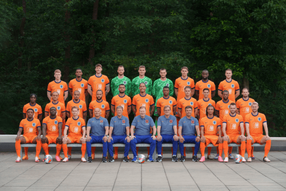 洛夫頓獨攬,籃板,助攻,金年会,JinNianHui,金年会官网,金年会体育官网,金年会体育下载,金年会APP